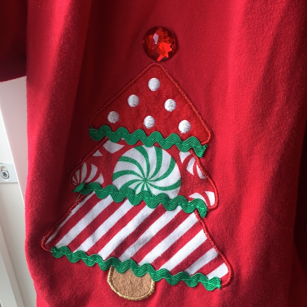 Sweet Christmas appliqué top - Picture 2 of 3